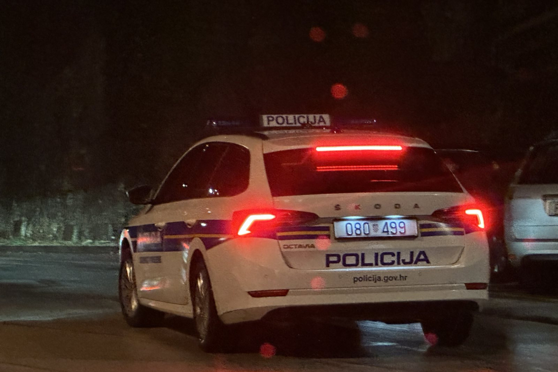 Sjeo na moped bez papira i kacige - prijeti mu 3.700 eura kazne!